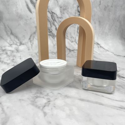O cosmético plástico do quadrado range recipientes que pequenos o tampão preto 15g 30g personalizou a cor