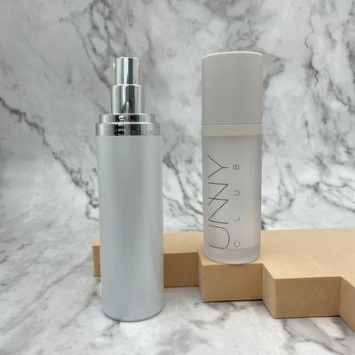O círculo mal ventilado vazio da garrafa de Skincare 50ml do ABS/empurra em linha reta a superfície metalizada