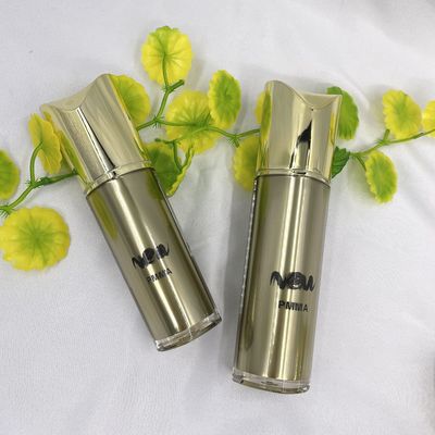Recipientes cosméticos recarregávéis 80ml 100ml do ouro cosmético especial da garrafa da bomba da forma