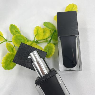 Escova UV cosmética Matt Black Acrylic do parafuso da garrafa 60ml da bomba do quadrado