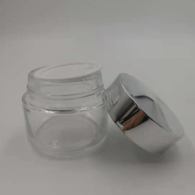 Frasco do creme do vidro do espaço livre 100g de MSDS com lama branca da máscara da tampa do tampão de prata brilhante