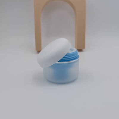 Os Pp redondos dobram o frasco cosmético do creme 100g para o creme hidratante dos cuidados com a pele